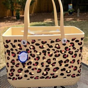 NWT LIMITED EDITION LEOPARD BOGG BAG